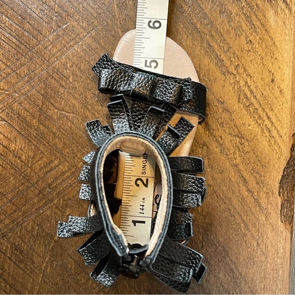 Monkey Feet Black Fringe Sandals Size 18-24 mo size 5/5.5 toddler - Picture 7 of 7
